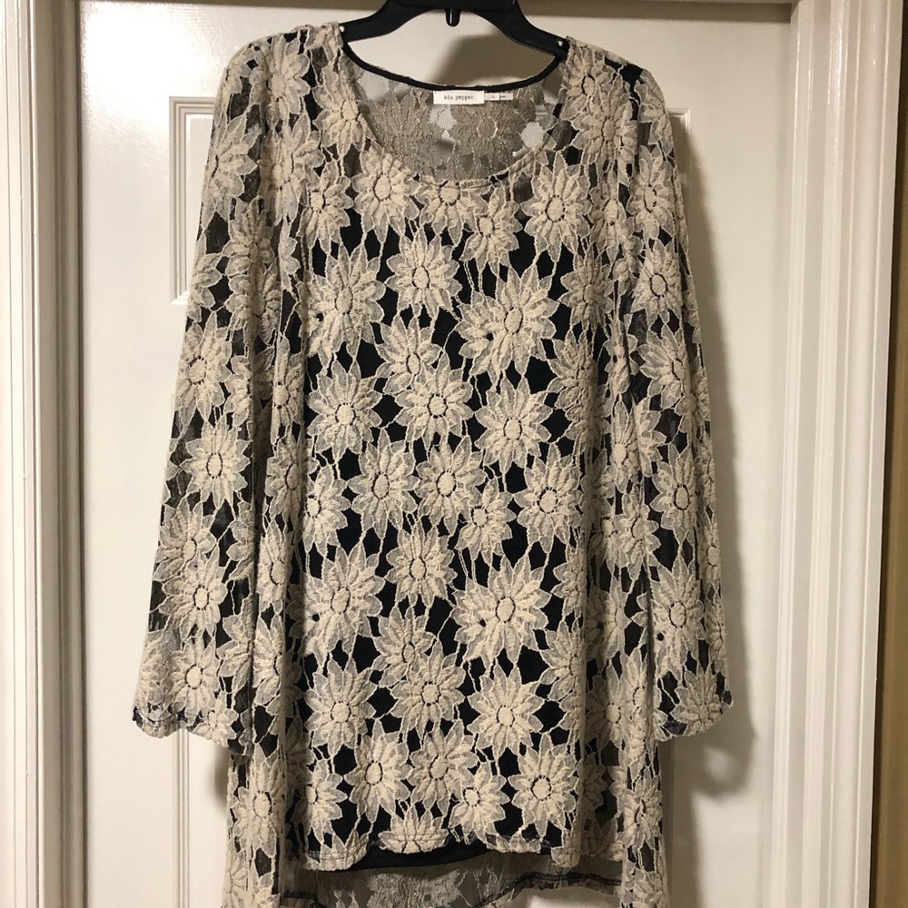 Blu Pepper Cream and Black Lace Tunic